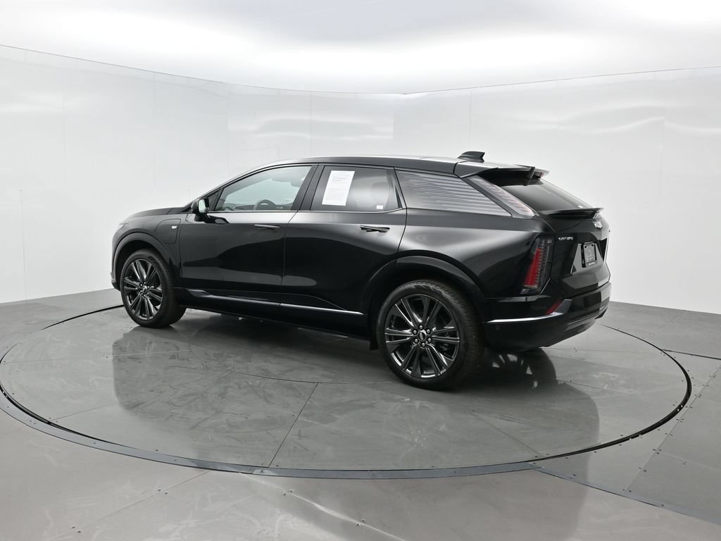 Certified 2025 Cadillac Optiq Sport 2 AWD/4WD image 4