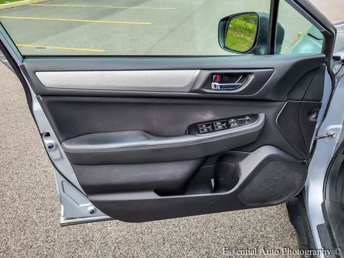 Used 2018 Subaru Outback 2.5i Premium AWD/4WD image 24