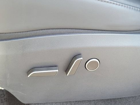 Used 2024 Tesla Model Y Long Range AWD/4WD image 14