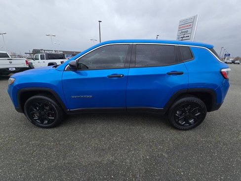 Used 2025 Jeep Compass Sport image 6