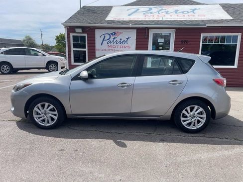 Used 2013 MAZDA MAZDA3 i Touring FWD image 2