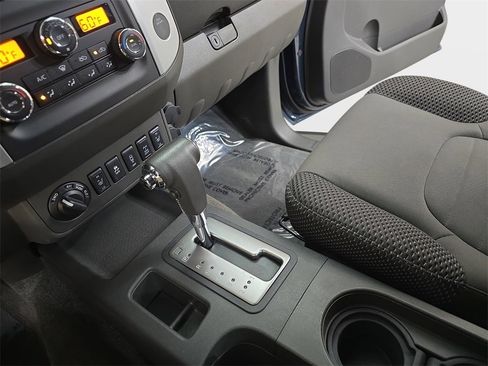 Used 2014 Nissan Frontier PRO-4X image 26