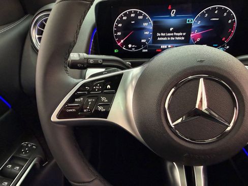 New 2026 Mercedes-Benz GLB 250 image 13