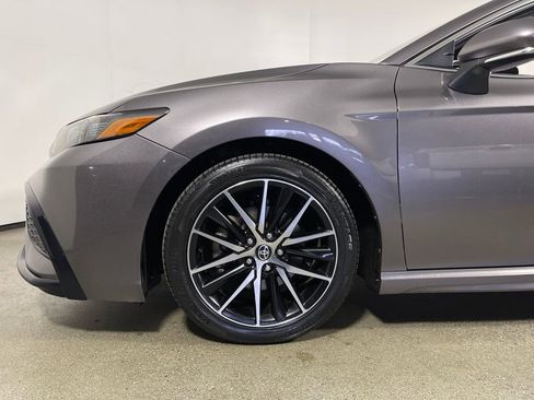 Certified 2022 Toyota Camry SE image 11