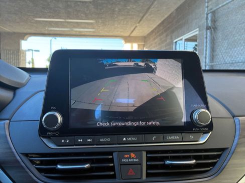 Used 2025 Nissan Altima 2.5 SV image 23