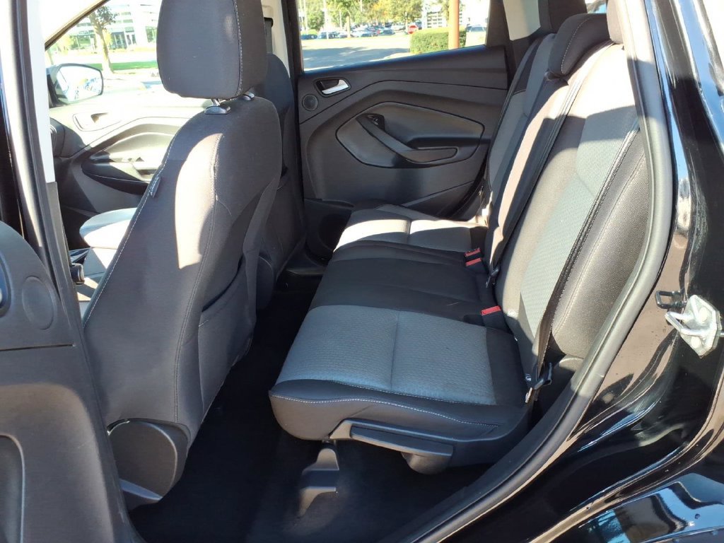 Used 2017 Ford Escape SE w/ Equipment Group 201A FWD image 11