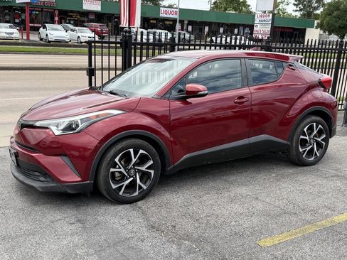Used 2018 Toyota C-HR XLE FWD image 4