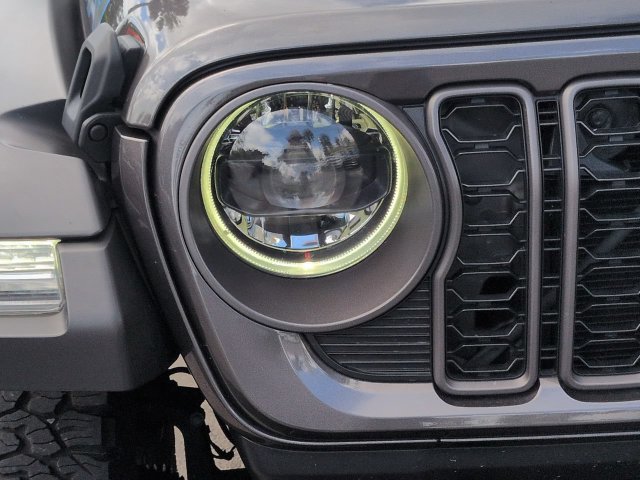 Used 2024 Jeep Wrangler Unlimited Rubicon 4xe w/ Convenience Group AWD/4WD image 10