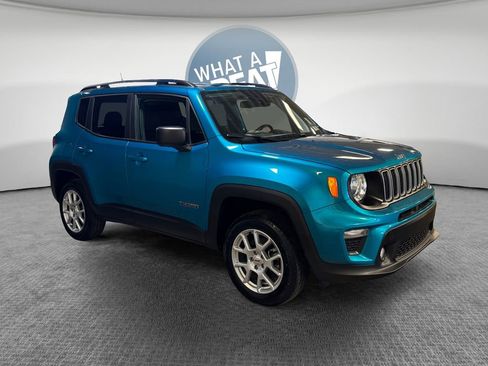 Used 2022 Jeep Renegade Latitude w/ Convenience Group image 1