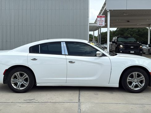 Used 2017 Dodge Charger SE w/ Popular Equipment Group RWD image 8