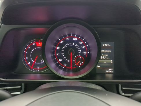 Used 2023 Hyundai Elantra SEL image 17