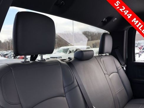 Used 2024 RAM 2500 Tradesman w/ Chrome Appearance Group image 20