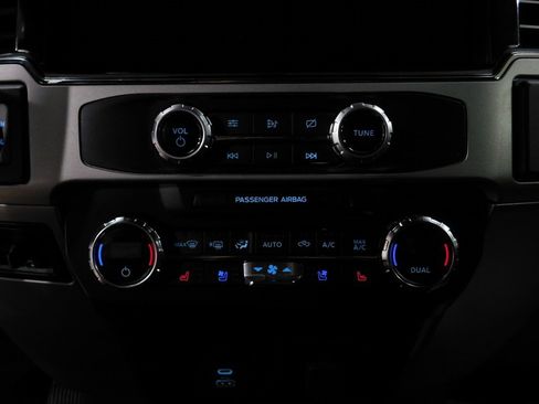 Used 2022 Ford F250 Lariat w/ Black Appearance Pkg image 50