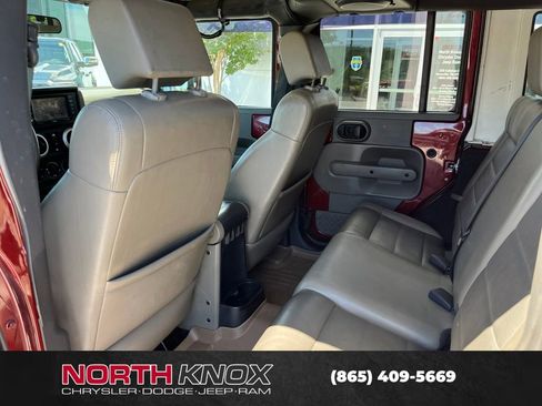 Used 2010 Jeep Wrangler Unlimited Sahara w/ Dual Top Group AWD/4WD image 15