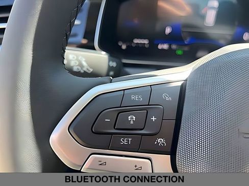 Used 2025 Volkswagen Jetta SE w/ Sunroof Package image 15