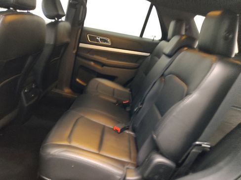 Used 2017 Ford Explorer XLT w/ Equipment Group 202A FWD image 18