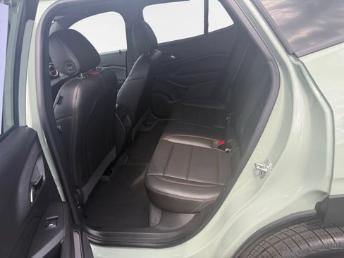 Used 2024 Chevrolet Trax RS w/ Sunroof Package FWD image 24