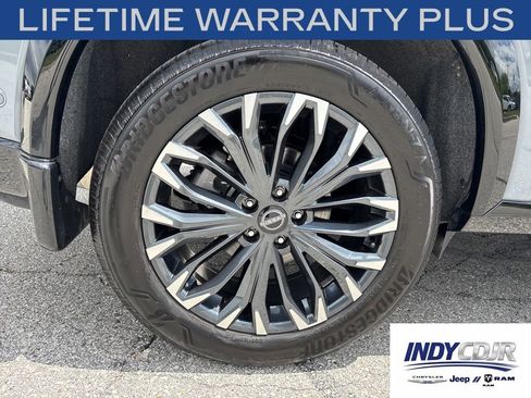 Used 2025 Nissan Rogue Platinum w/ Tech Package FWD image 12
