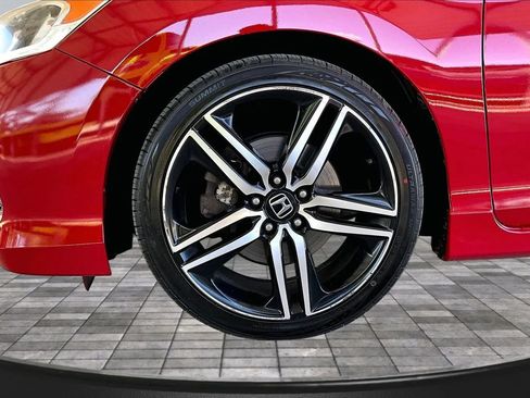 Used 2017 Honda Accord Sport image 30