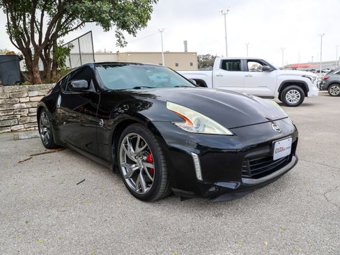 Used 2016 Nissan 370Z w/ Sport Package image 6