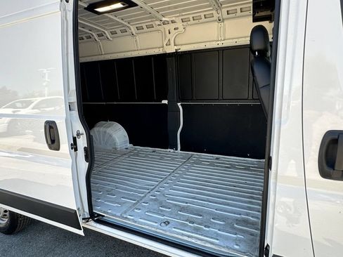 Used 2025 RAM ProMaster 3500 w/ Convenience Group FWD image 18