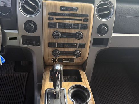 Used 2011 Ford F150 Lariat w/ Lariat Chrome Pkg AWD/4WD image 34