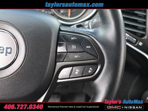 Used 2019 Jeep Cherokee Trailhawk AWD/4WD image 25