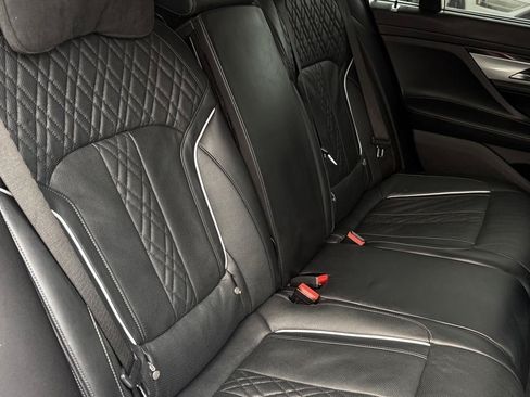 Used 2022 BMW 740i xDrive w/ Premium Package AWD/4WD image 39