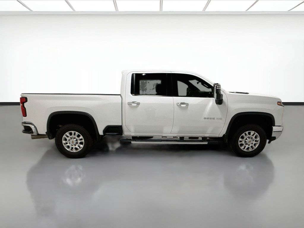 Used 2024 Chevrolet Silverado 2500 LTZ w/ LTZ Plus Package AWD/4WD image 4