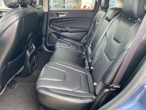 Used 2019 Ford Edge Titanium w/ Cold Weather Package AWD/4WD image 23