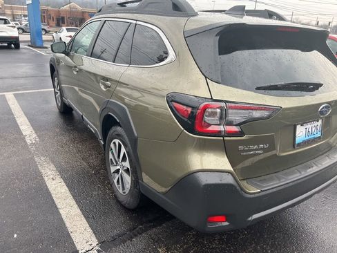 Certified 2025 Subaru Outback Premium image 10