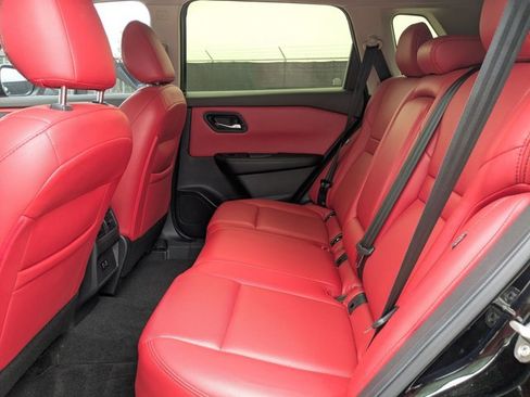 Used 2023 Nissan Rogue SV image 19