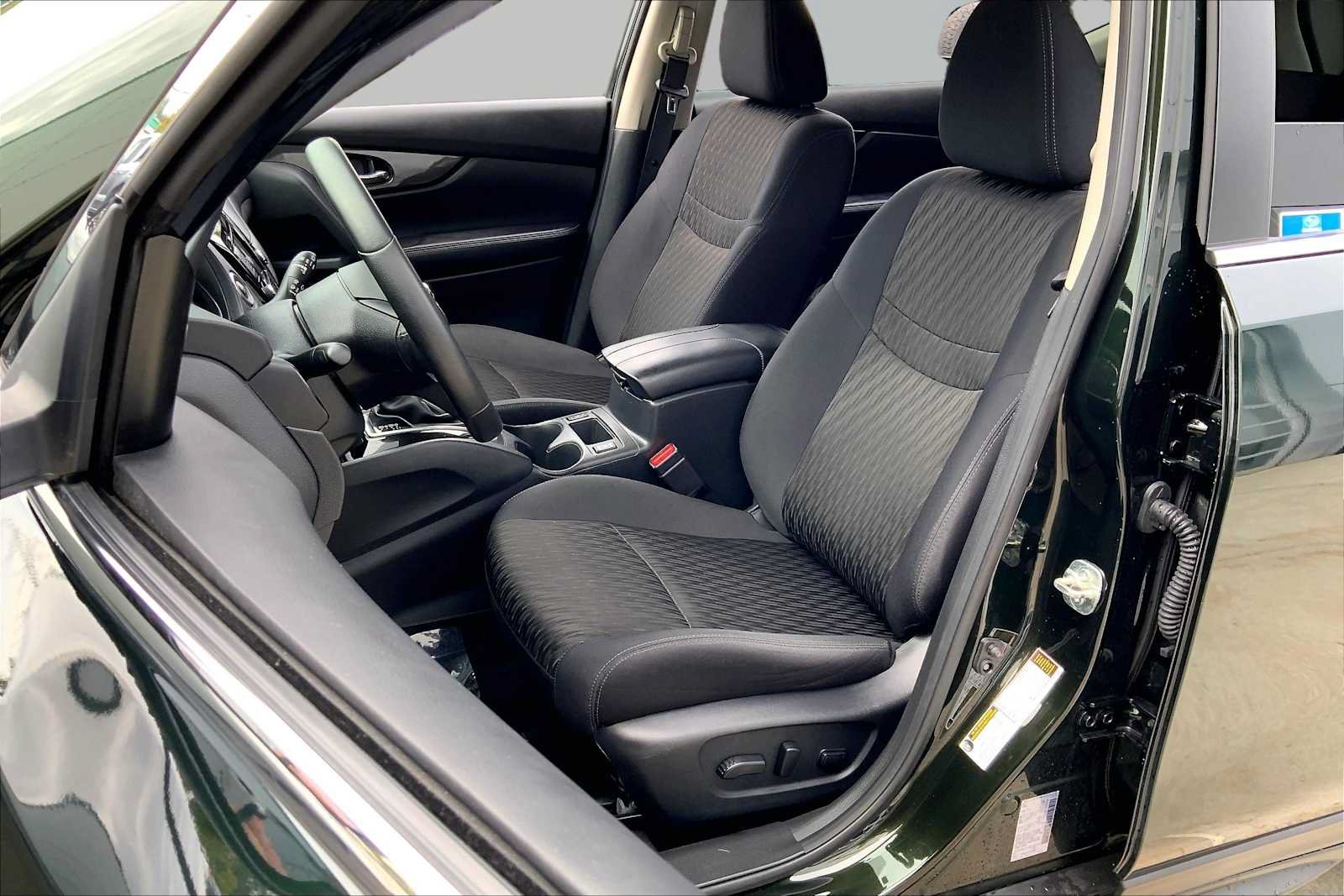 Used 2019 Nissan Rogue SV AWD/4WD image 8