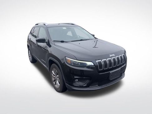 Used 2020 Jeep Cherokee Latitude Plus w/ Comfort/Convenience Group image 3