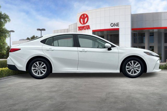 Used 2025 Toyota Camry LE FWD image 3
