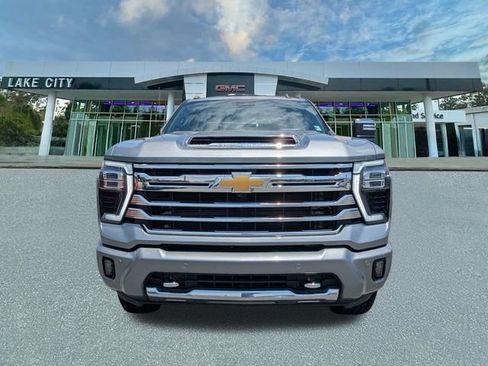 Used 2024 Chevrolet Silverado 2500 High Country w/ High Country Premium Package AWD/4WD image 8