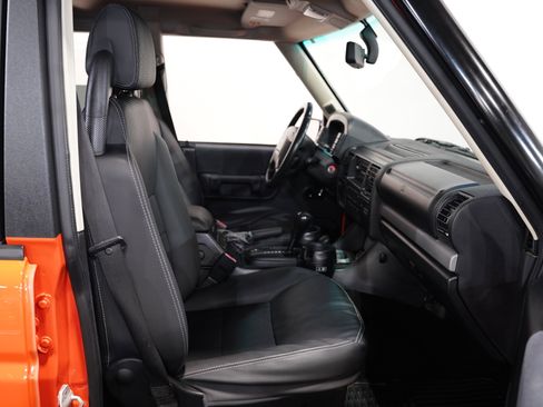 Used 2003 Land Rover Discovery S image 36