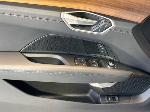 Used 2023 Audi e-tron GT Premium Plus image 17