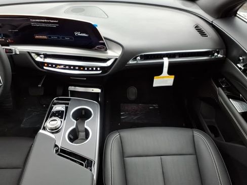 New 2026 Cadillac Lyriq Sport w/ LPO, Floor Liner Package AWD/4WD image 17