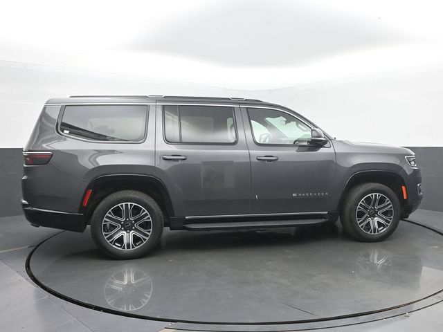 Used 2025 Jeep Wagoneer 4WD image 6