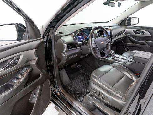 Used 2021 Chevrolet Traverse LT AWD/4WD image 12