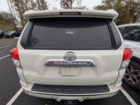 Used 2011 Toyota 4Runner SR5 image 6