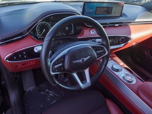 Used 2023 Genesis GV70 2.5T w/ Sport Prestige Package image 10