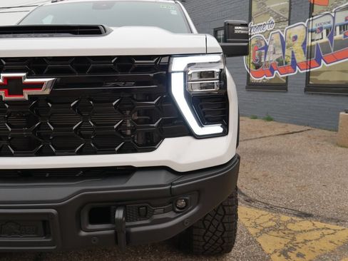 New 2026 Chevrolet Silverado 2500 ZR2 w/ ZR2 Bison Edition AWD/4WD image 3