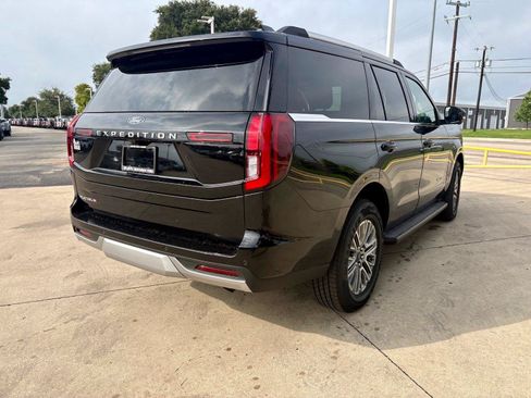 New 2026 Ford Expedition Platinum AWD/4WD image 3