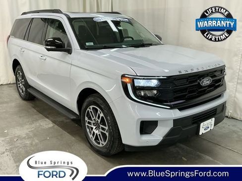 New 2026 Ford Expedition Active image 1