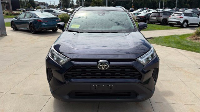 Used 2025 Toyota RAV4 XLE AWD/4WD image 2