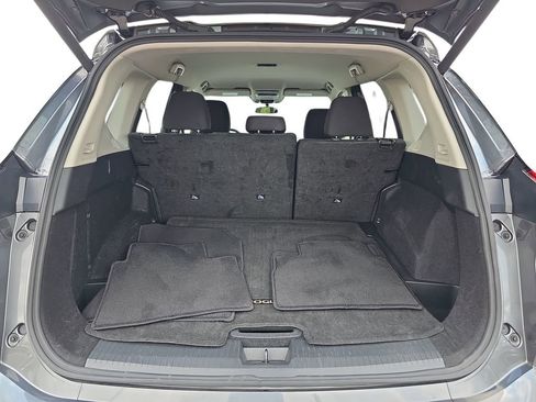 Used 2025 Nissan Rogue SV FWD image 28