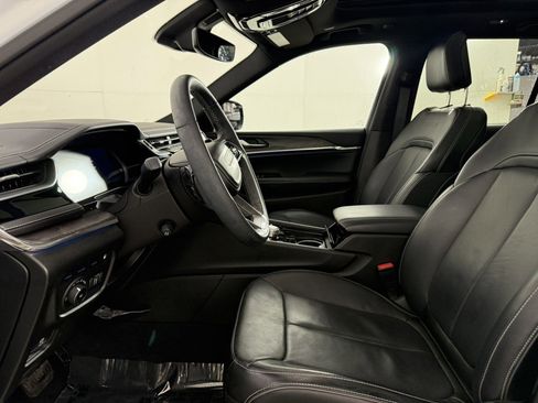 Used 2023 Jeep Grand Cherokee Overland image 17