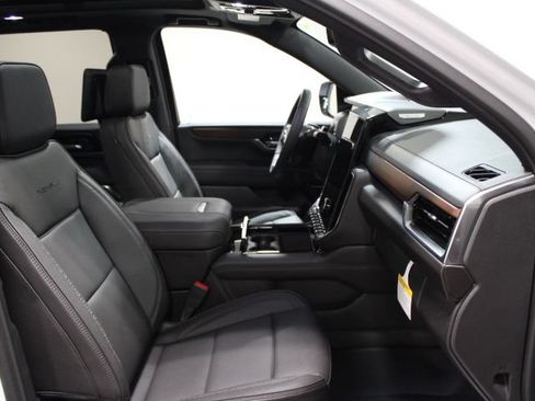 New 2026 GMC Yukon Denali w/ Denali Reserve Package AWD/4WD image 28